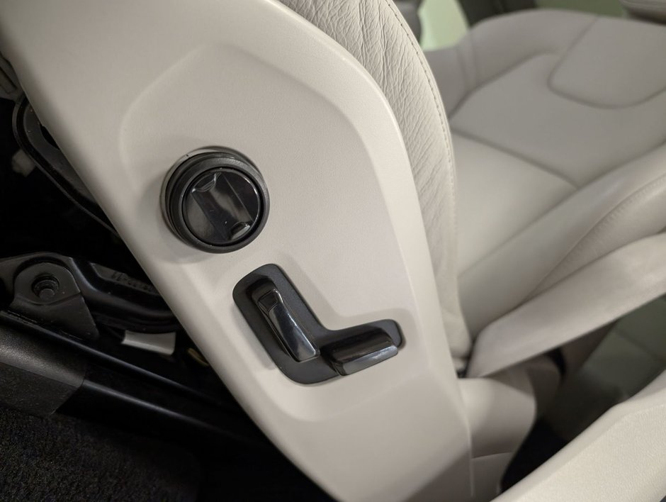 2023 Volvo XC60 Recharge Plus - Bright-10