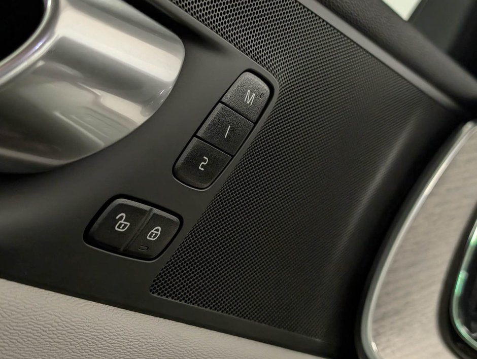 2023 Volvo XC60 Recharge Plus - Bright-22