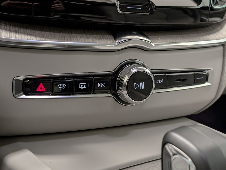 2023 Volvo XC60 Recharge Plus - Bright-17