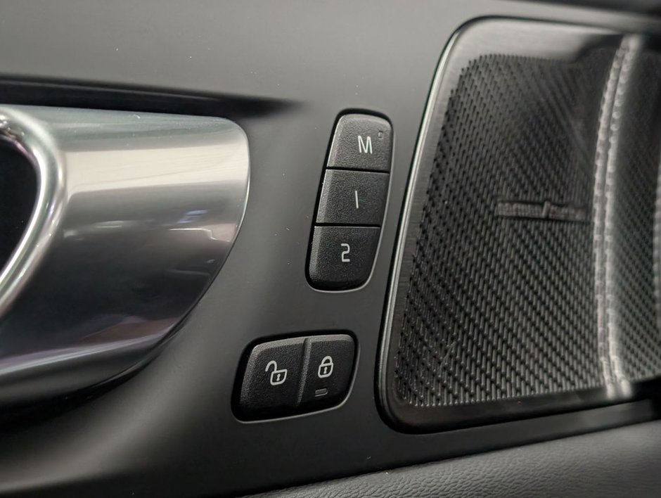 Volvo XC60 Recharge Ultimate - Bright 2023-19