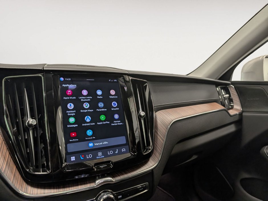 Volvo XC60 Recharge Ultimate - Bright 2023-10