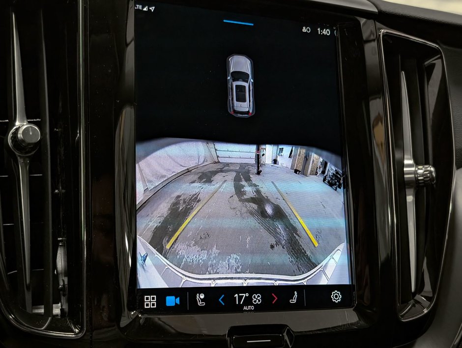 Volvo XC60 B5 AWD Core Dark Theme 2024-23