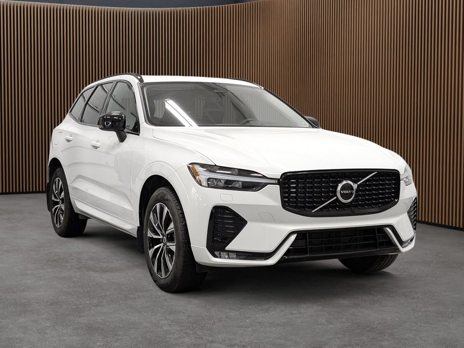 Volvo XC60 B5 AWD Core Dark Theme 2024-2