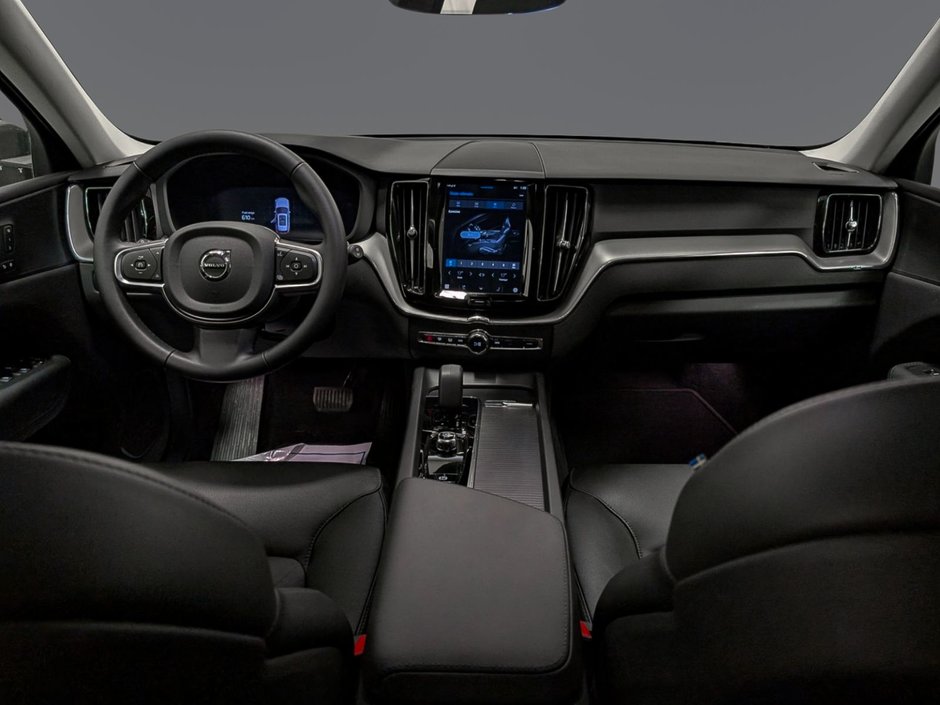 Volvo XC60 B5 AWD Core Dark Theme 2024-12