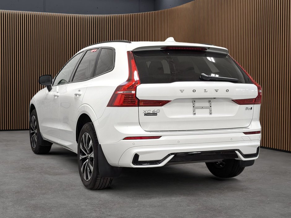 Volvo XC60 B5 AWD Core Dark Theme 2024-3