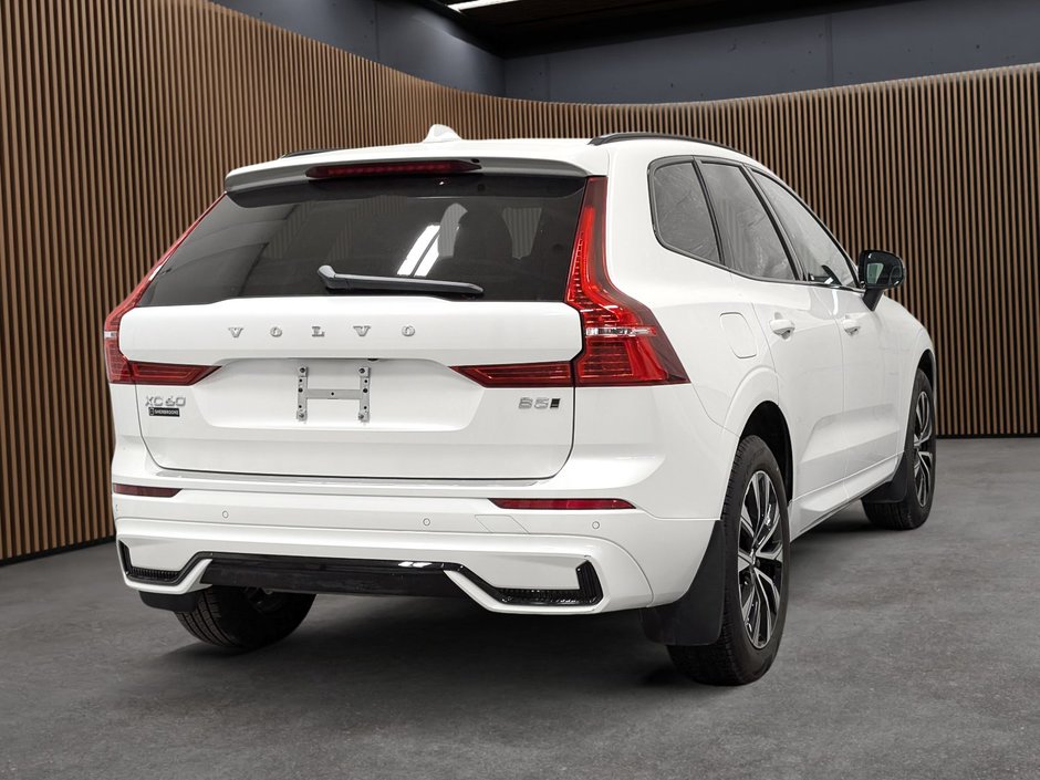Volvo XC60 B5 AWD Core Dark Theme 2024-5