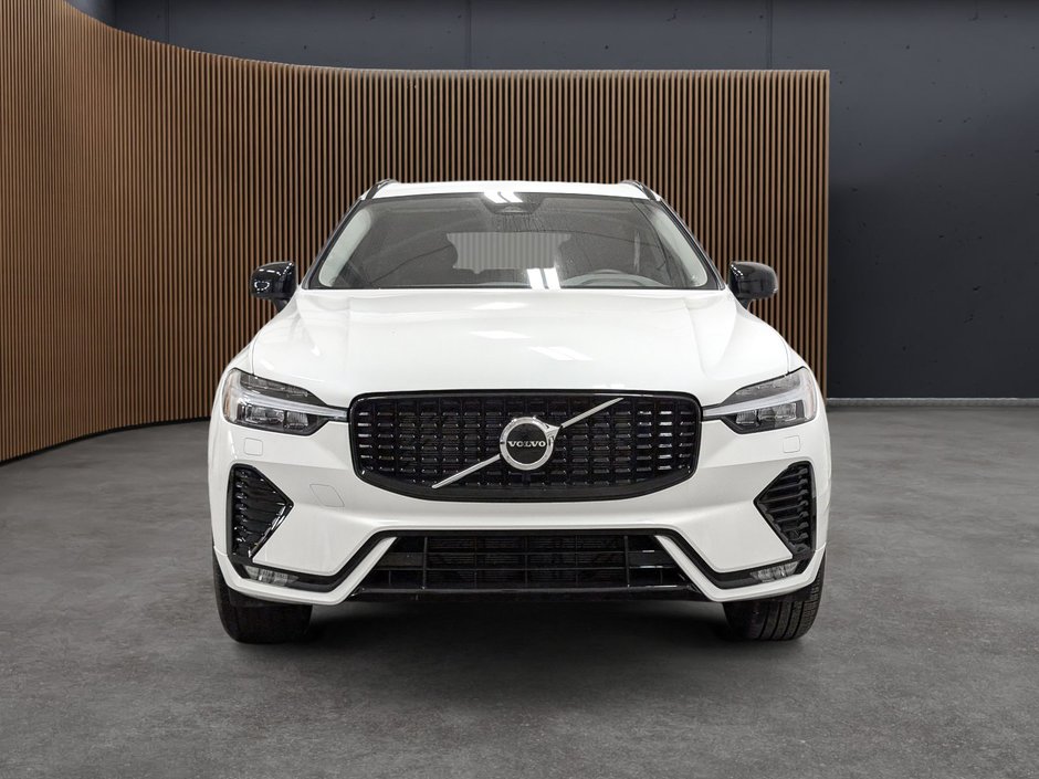 Volvo XC60 B5 AWD Core Dark Theme 2024-1