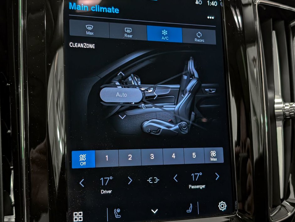 Volvo XC60 B5 AWD Core Dark Theme 2024-15