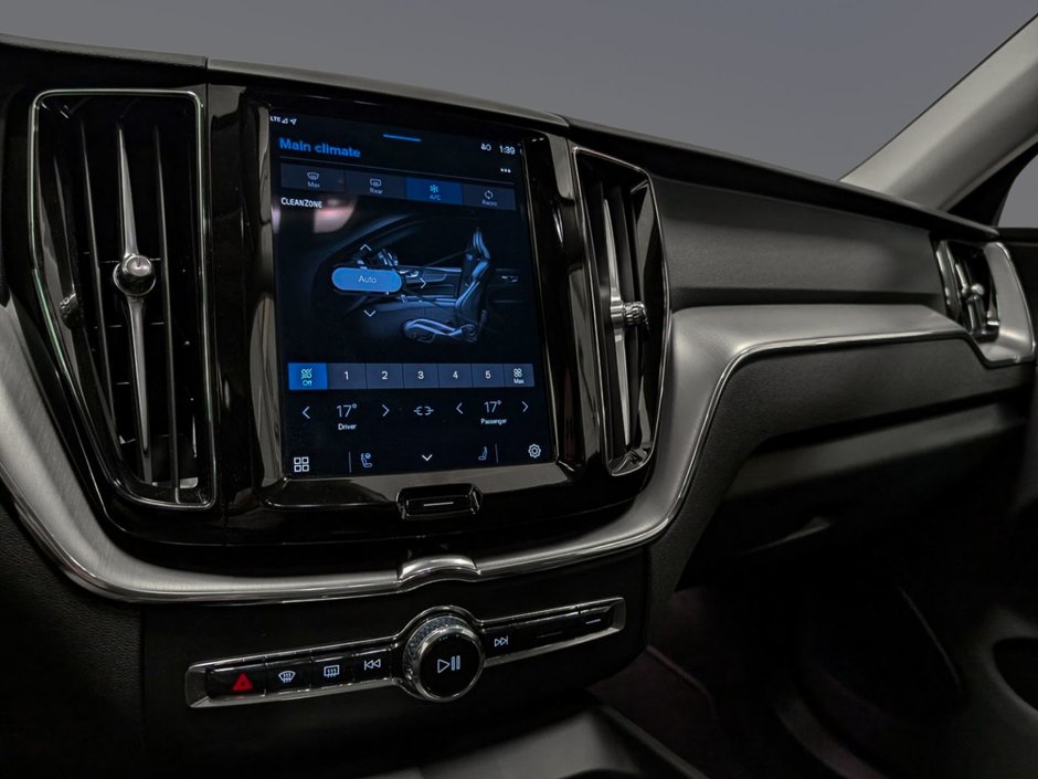 Volvo XC60 B5 AWD Core Dark Theme 2024-14