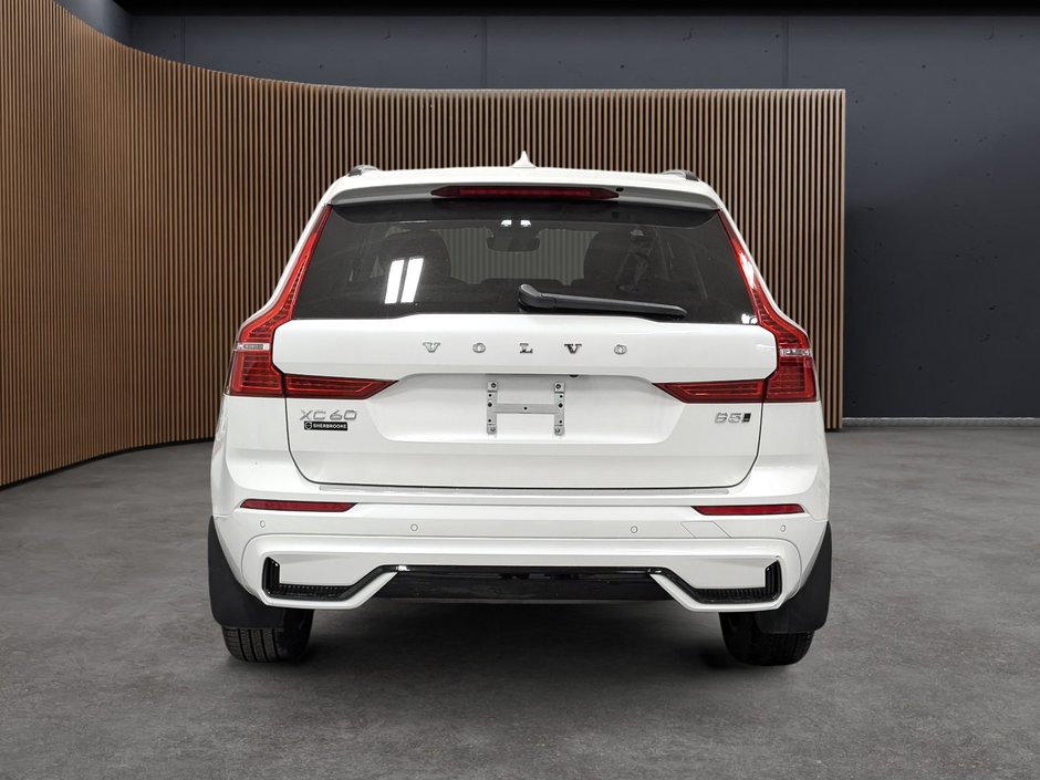 Volvo XC60 B5 AWD Core Dark Theme 2024-4