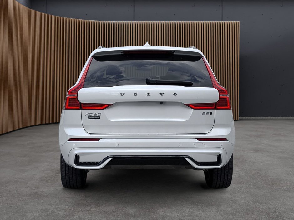Volvo XC60 B5 AWD Plus Dark Theme 2024-5