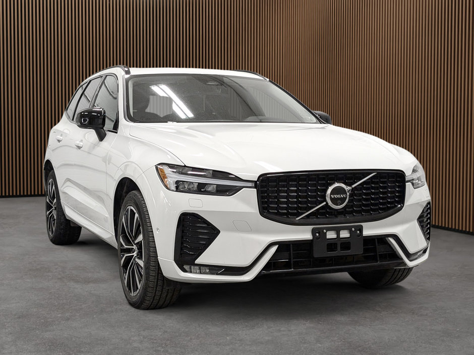 Volvo XC60 B5 AWD Plus Dark Theme 2024-2