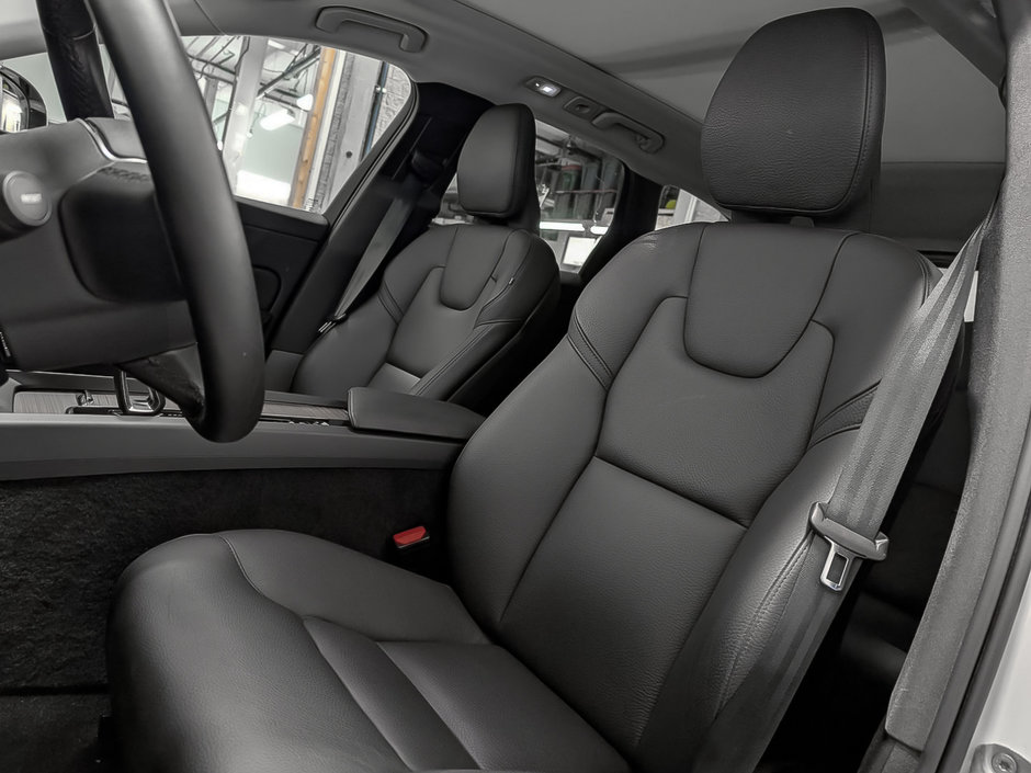 Volvo XC60 B5 AWD Plus Dark Theme 2024-8
