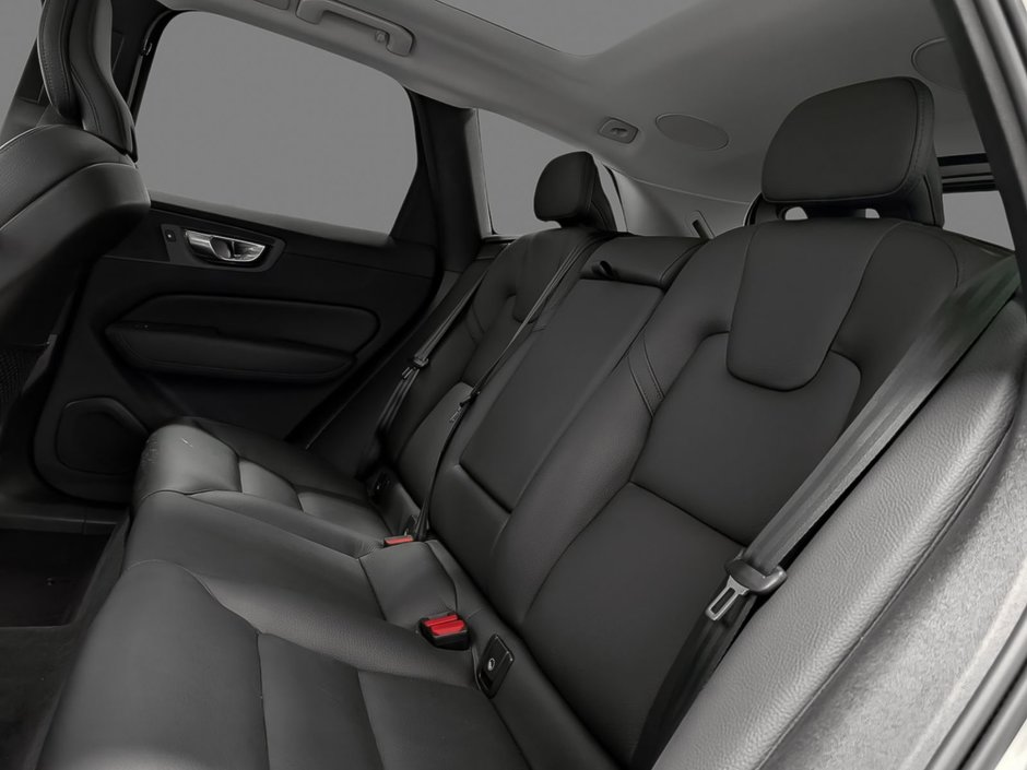 Volvo XC60 B5 AWD Plus Dark Theme 2024-10