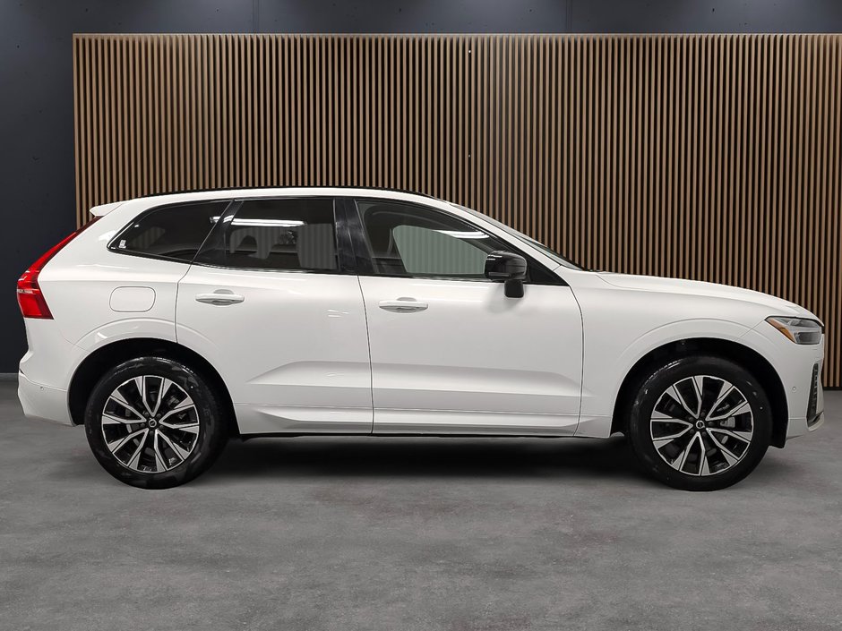 Volvo XC60 B5 AWD Plus Dark Theme 2024-6
