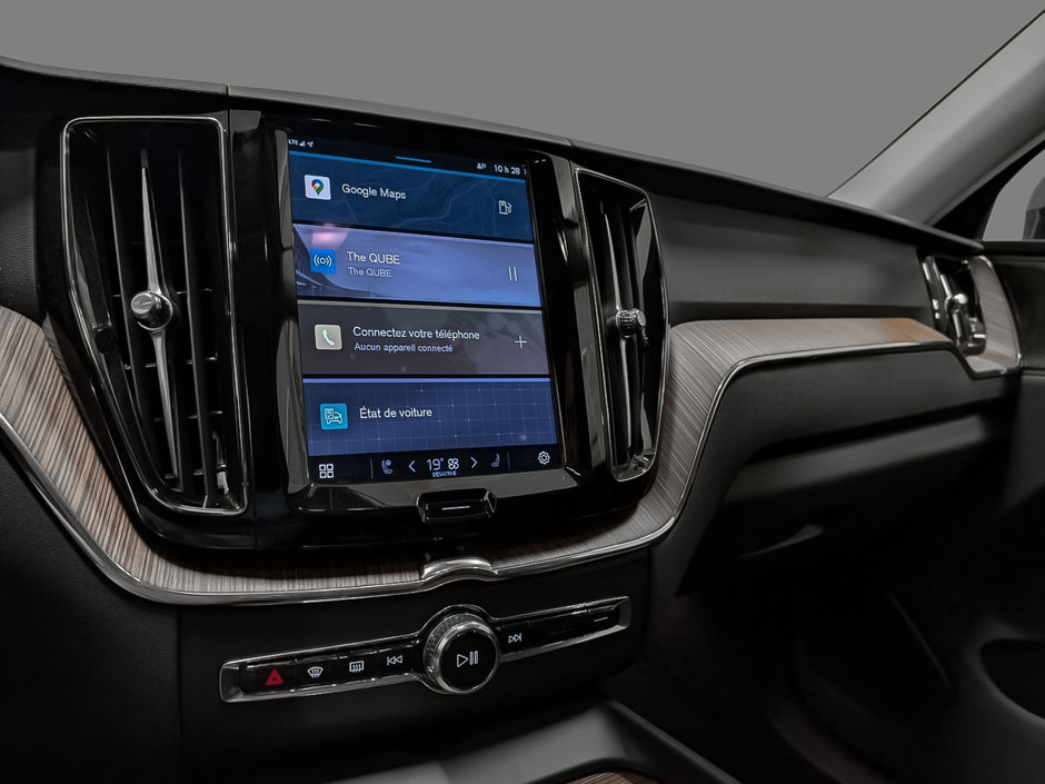 Volvo XC60 B5 AWD Plus Dark Theme 2024-13