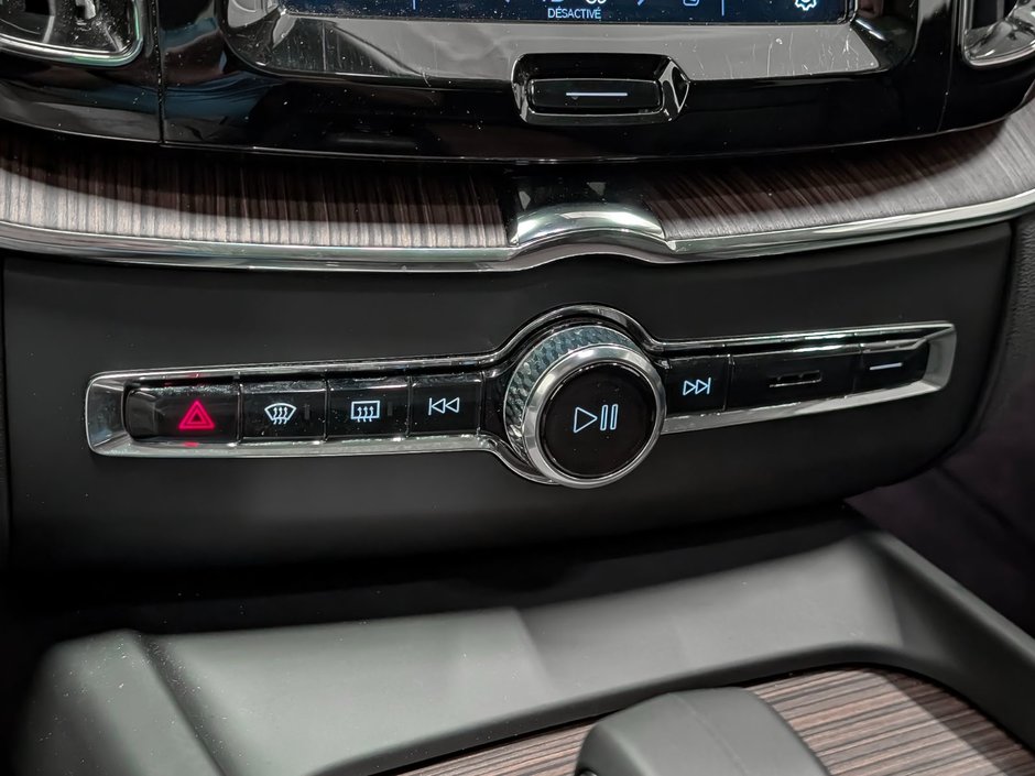 Volvo XC60 B5 AWD Plus Dark Theme 2024-16
