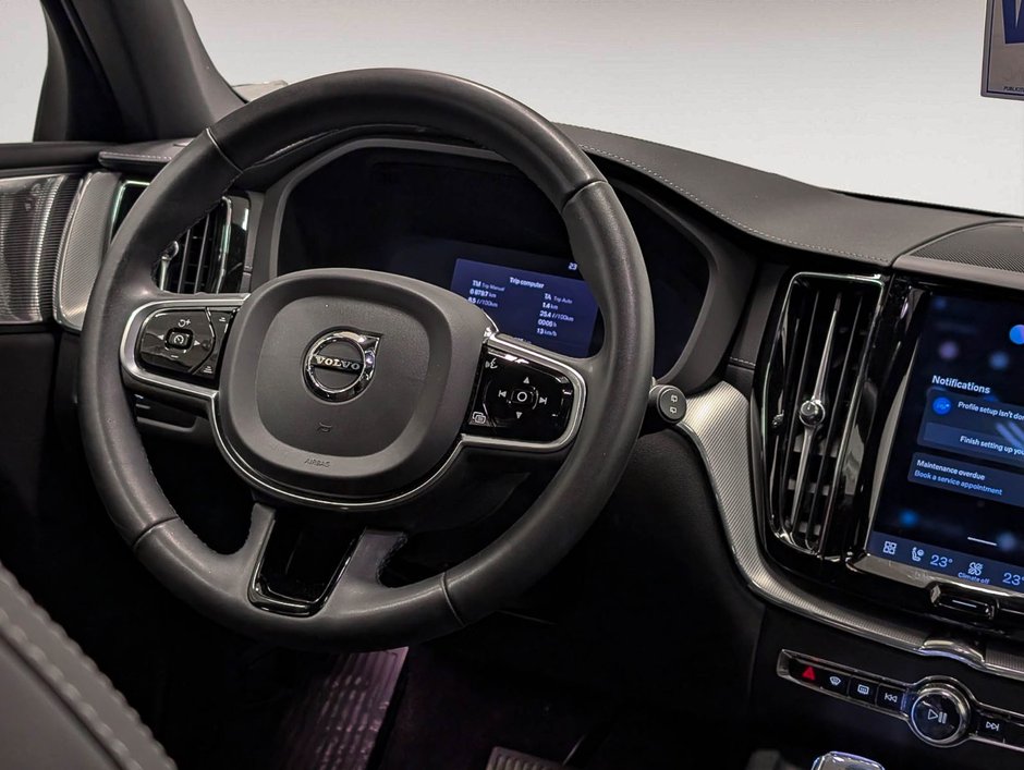 2024 Volvo XC60 B5 AWD Ultimate Dark Theme-13
