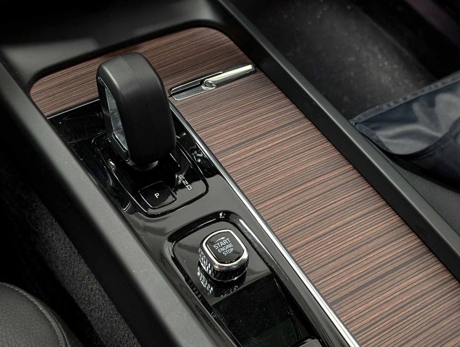 2024 Volvo XC60 B5 AWD Plus Dark Theme-17