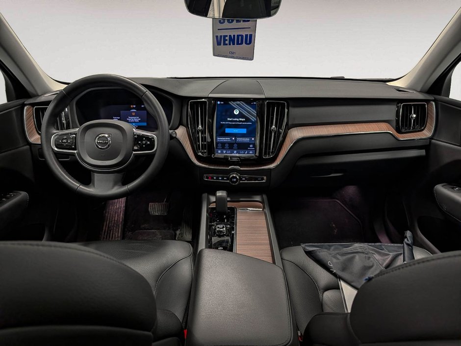 2024 Volvo XC60 B5 AWD Plus Dark Theme-11