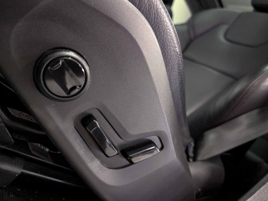 2024 Volvo XC60 B5 AWD Plus Dark Theme-9