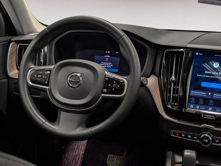 2024 Volvo XC60 B5 AWD Plus Dark Theme-12