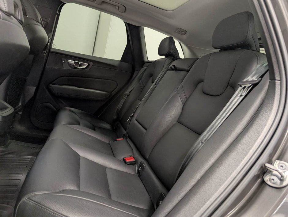 Volvo XC60 B5 AWD Plus Dark Theme 2024-13