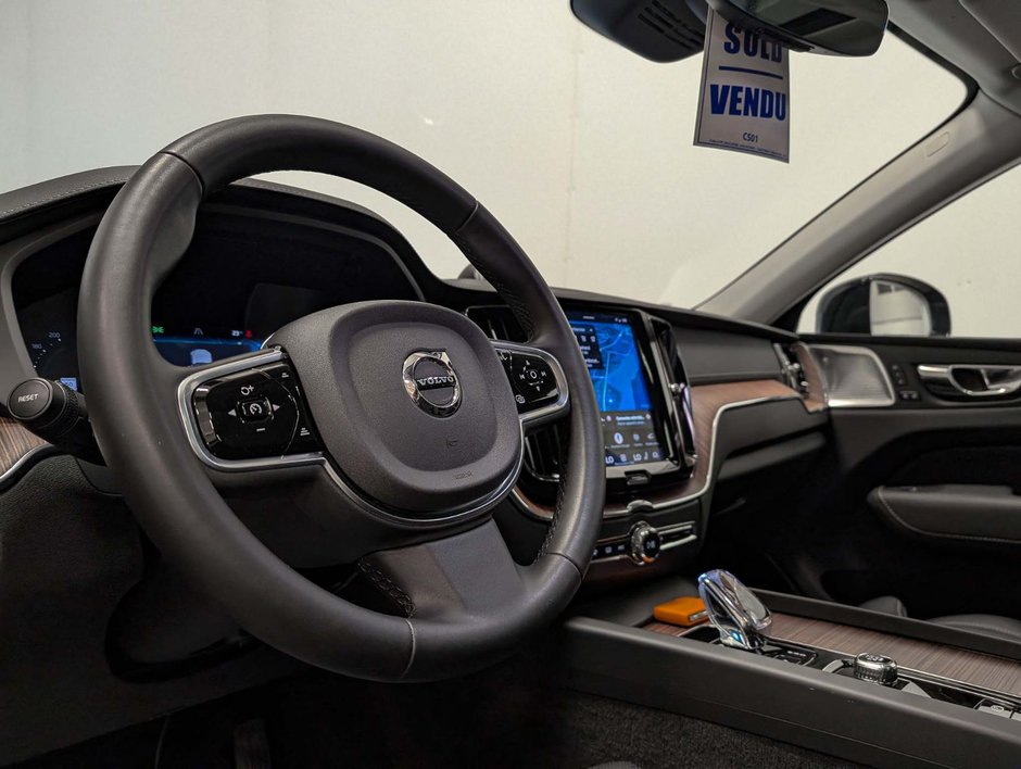 Volvo XC60 B5 AWD Ultimate Dark Theme 2024-7