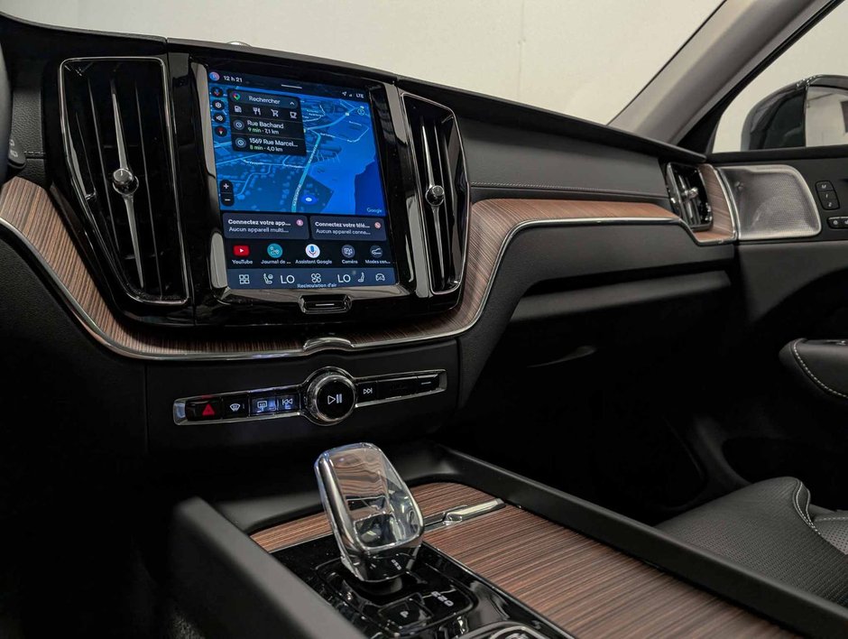Volvo XC60 B5 AWD Ultimate Dark Theme 2024-12