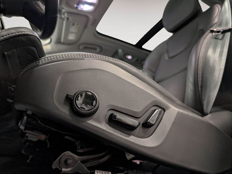Volvo XC60 B5 AWD Ultimate Dark Theme 2024-9