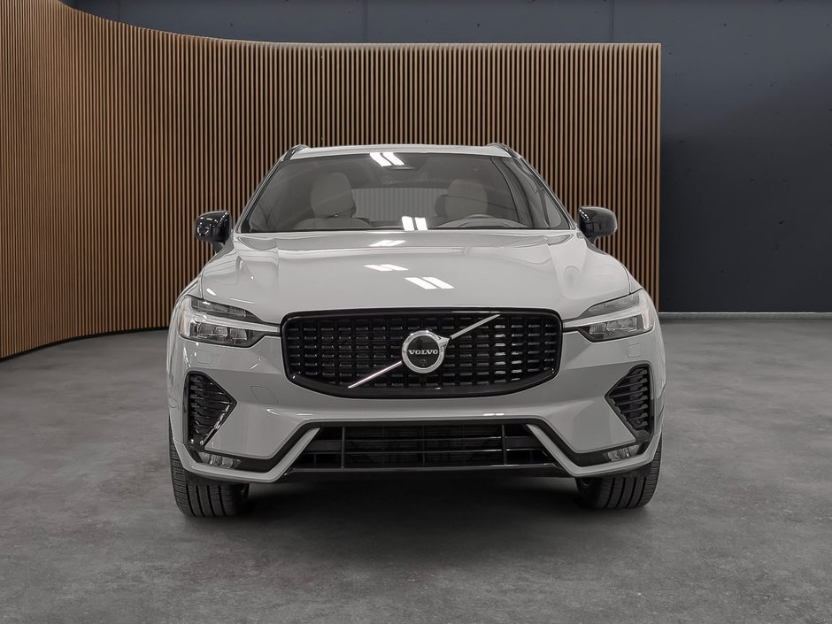 Volvo XC60 B5 AWD Ultra Dark Theme 2025-1