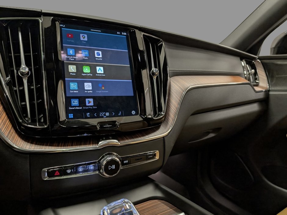 Volvo XC60 B5 AWD Ultra Dark Theme 2025-14