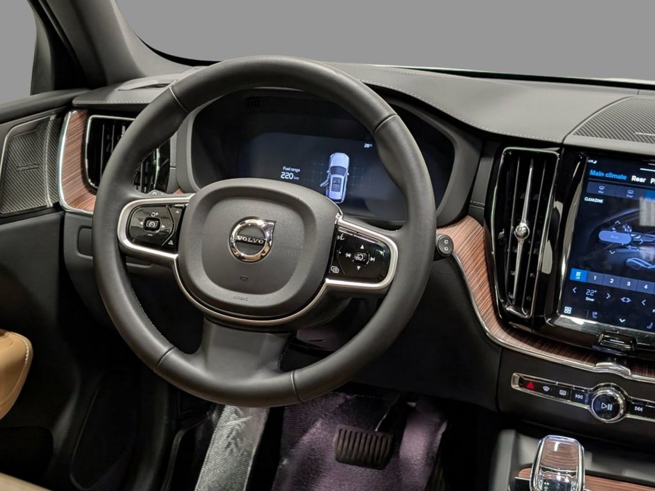 Volvo XC60 B5 AWD Ultra Dark Theme 2025-13