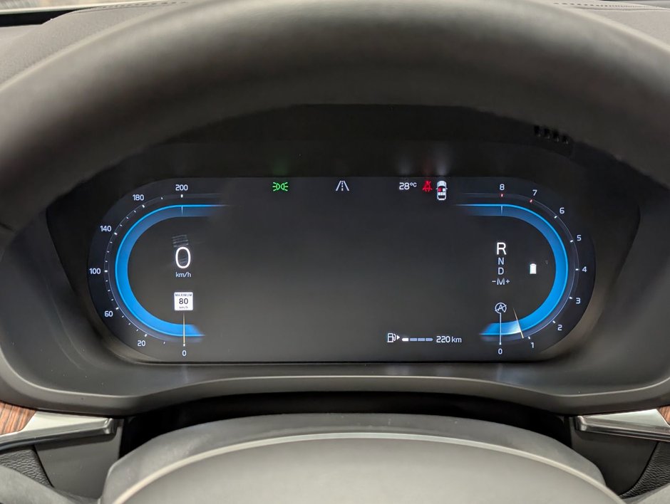 Volvo XC60 B5 AWD Ultra Dark Theme 2025-24