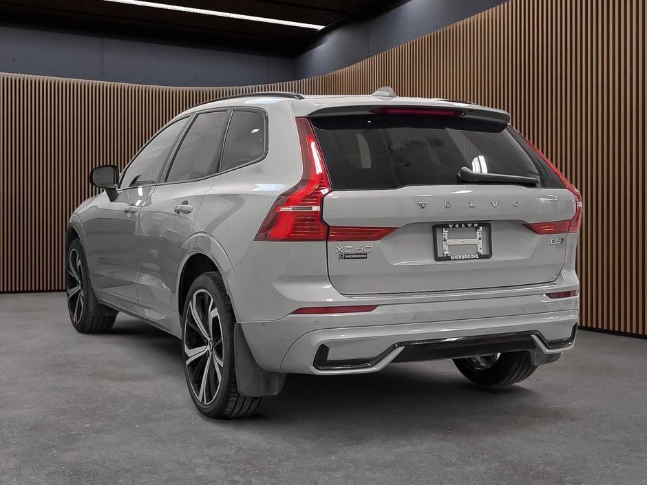 Volvo XC60 B5 AWD Ultra Dark Theme 2025-3
