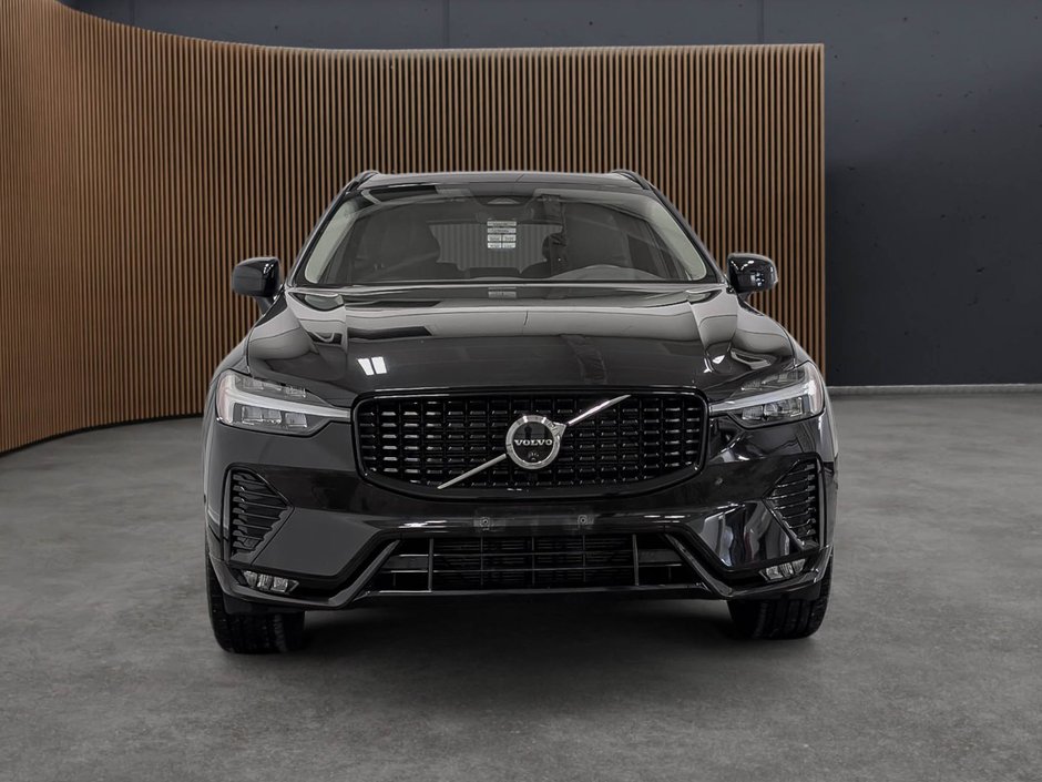 Volvo XC60 B5 AWD Plus Dark Theme 2025-4