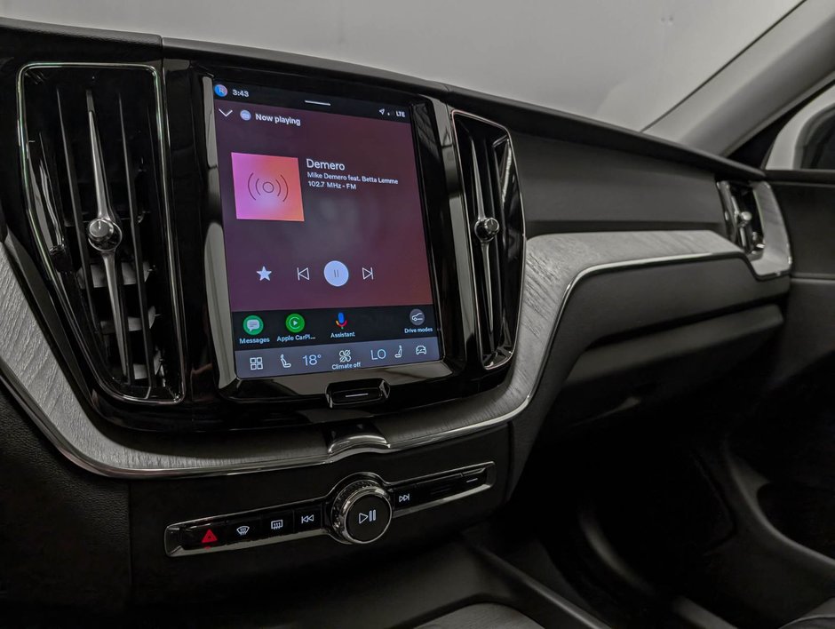 Volvo XC60 B5 AWD Plus Dark Theme 2025-25