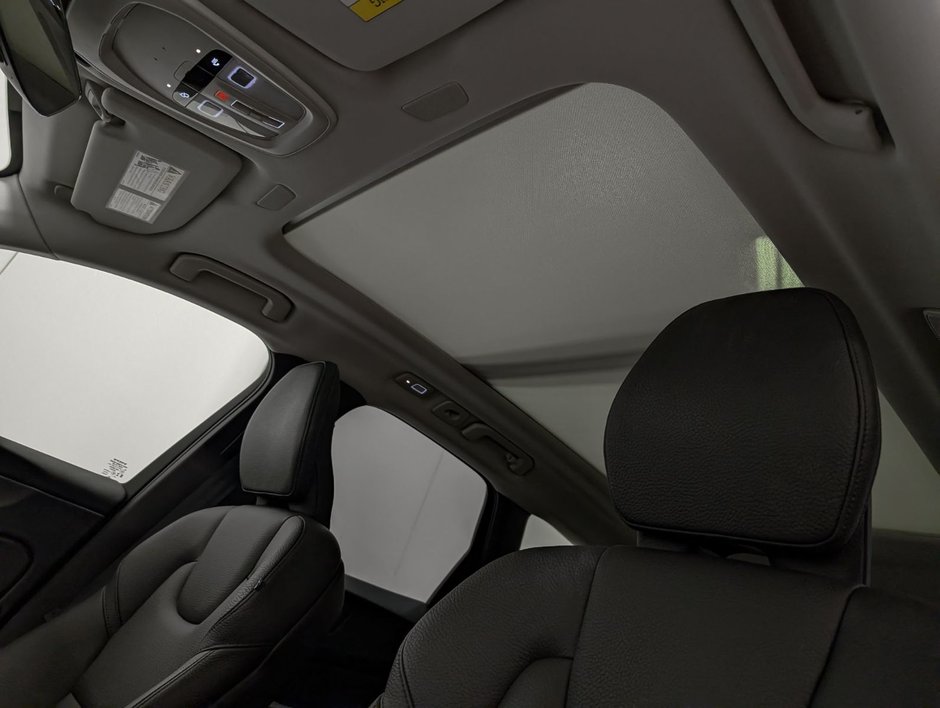 Volvo XC60 B5 AWD Plus Dark Theme 2025-23