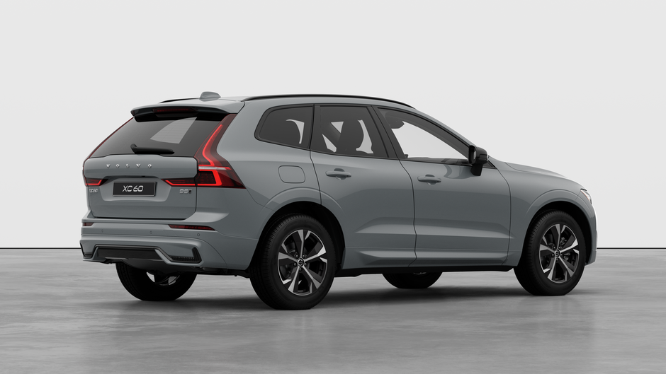 Volvo XC60 B5 AWD Core Dark Theme 2026-3