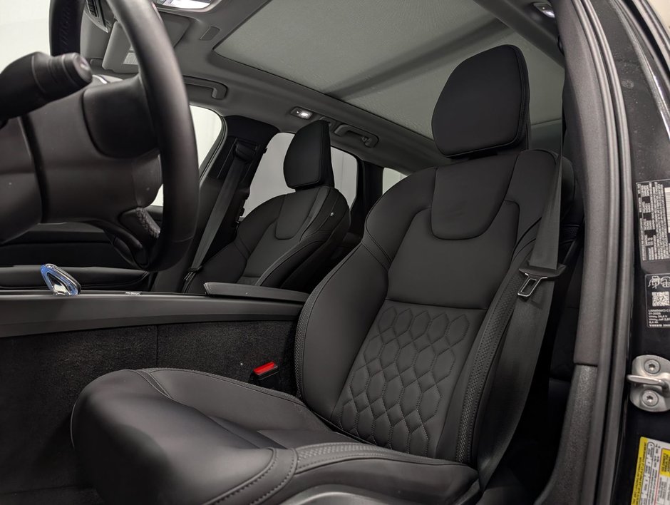 Volvo XC60 B5 AWD Plus Dark Theme 2026-8