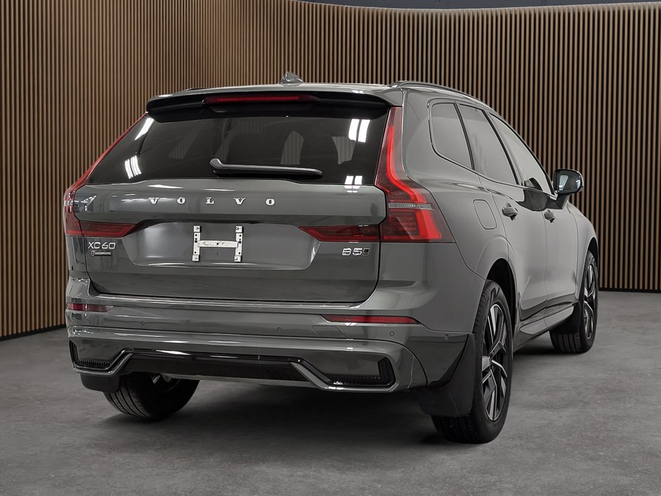 2026 Volvo XC60 B5 AWD Plus Dark Theme-4