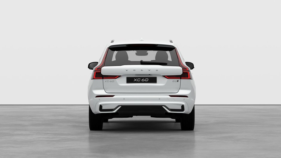 2027 Volvo XC60 B5 AWD Core Dark Theme-5