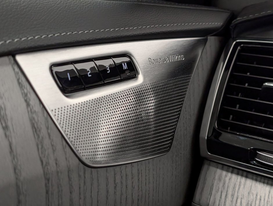 Volvo XC90 Plug-In Hybrid T8 AWD Ultra Bright Theme 7-Seater 2025-21