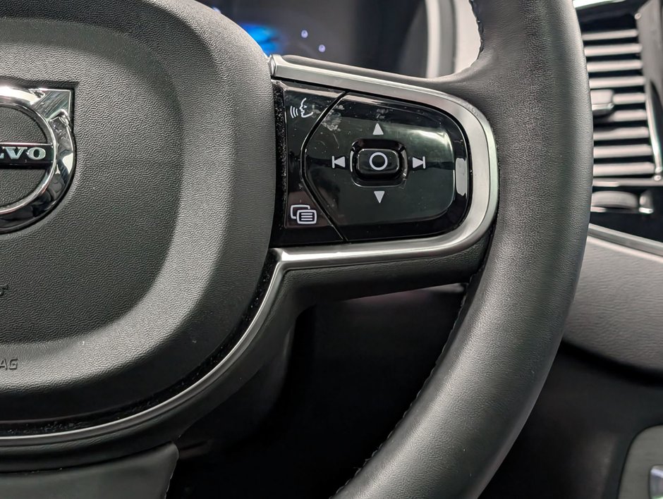 Volvo XC90 Plug-In Hybrid T8 AWD Ultra Bright Theme 7-Seater 2025-16