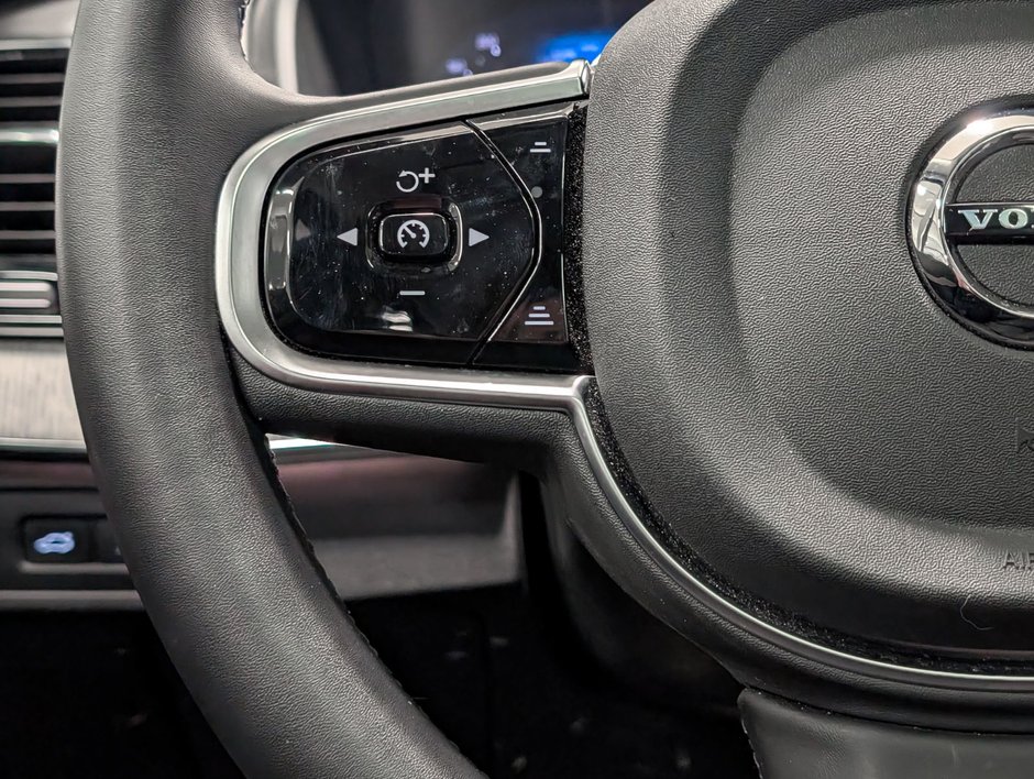 Volvo XC90 Plug-In Hybrid T8 AWD Ultra Bright Theme 7-Seater 2025-17