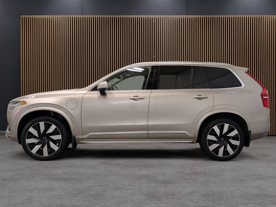 2025 Volvo XC90 Plug-In Hybrid T8 AWD Ultra Bright Theme 7-Seater-1