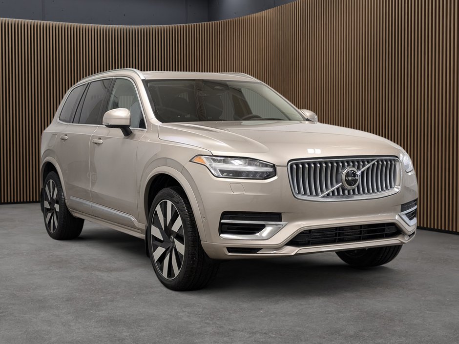 2025 Volvo XC90 Plug-In Hybrid T8 AWD Ultra Bright Theme 7-Seater-3