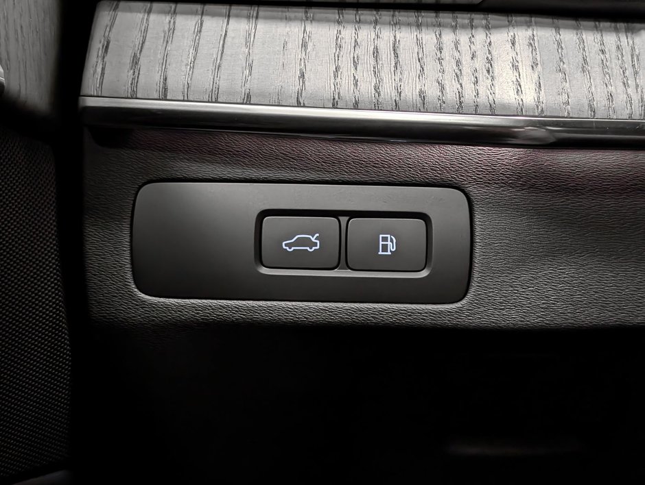 2025 Volvo XC90 Plug-In Hybrid T8 AWD Ultra Bright Theme 7-Seater-21