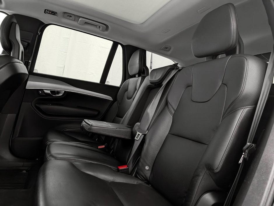 2020 Volvo XC90 T6 AWD Momentum (7-Seat)-10