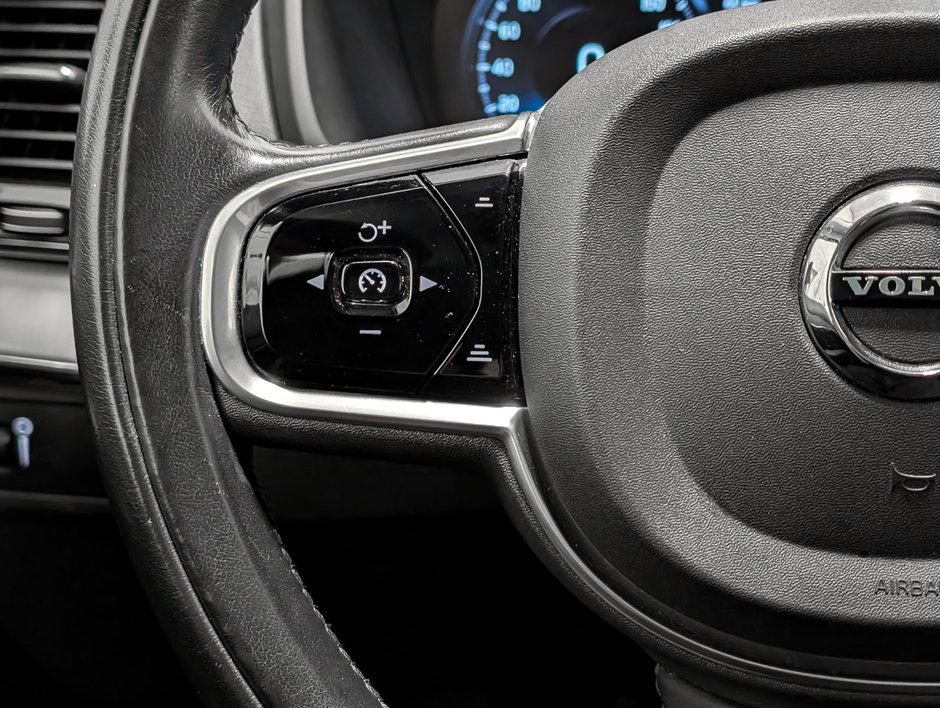 2020 Volvo XC90 T6 AWD Momentum (7-Seat)-19